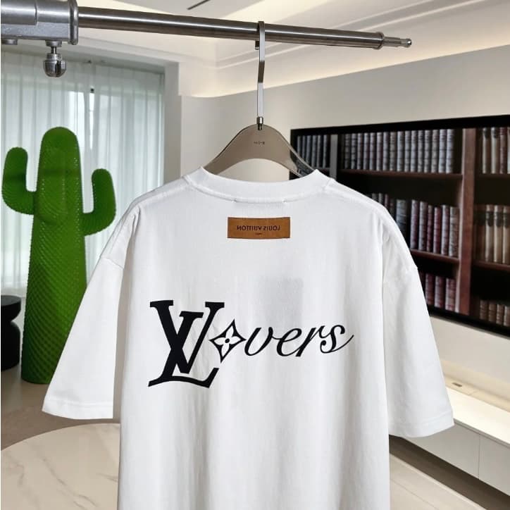 T-shirt imprimé classique et minimaliste
