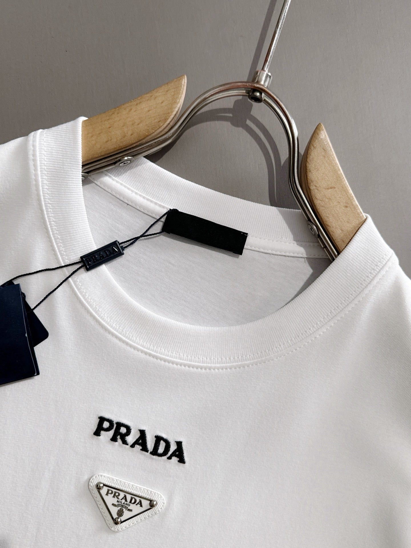 2025 3D Embroidered T-shirt