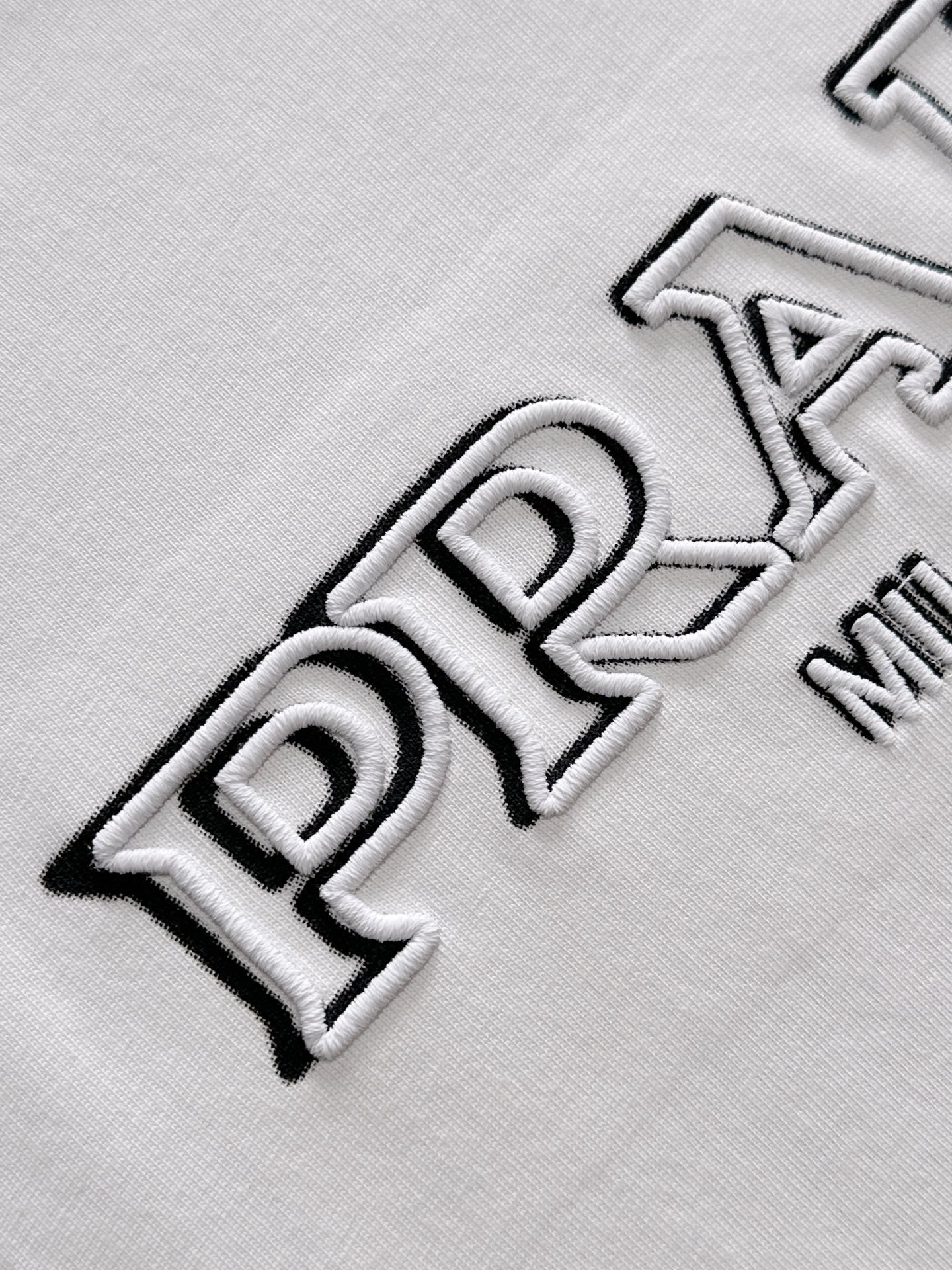 2025 3D Embroidered T-shirt