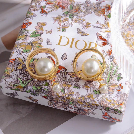 Elegant Pearl-Accented Round Earrings