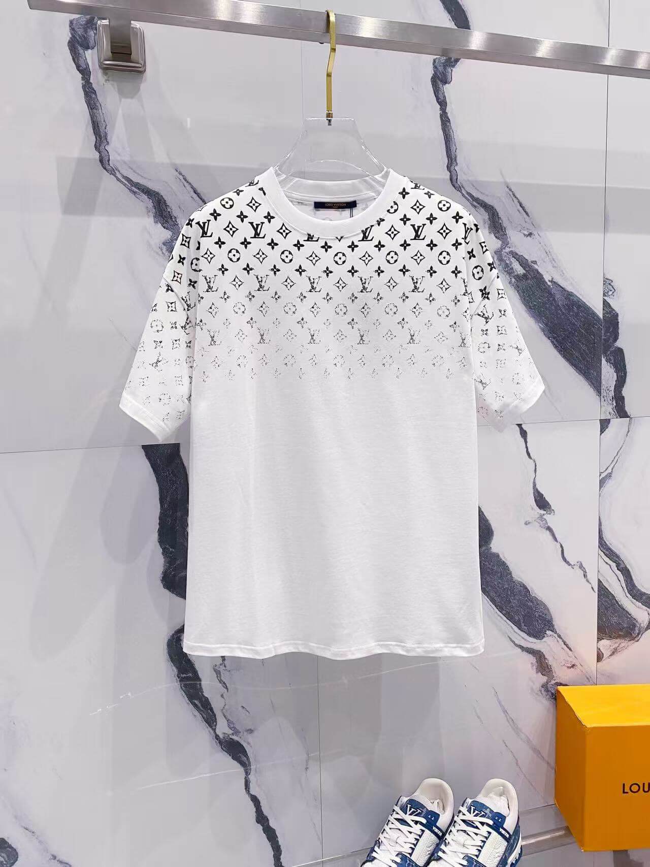 Nouveau t-shirt à imprimé dégradé