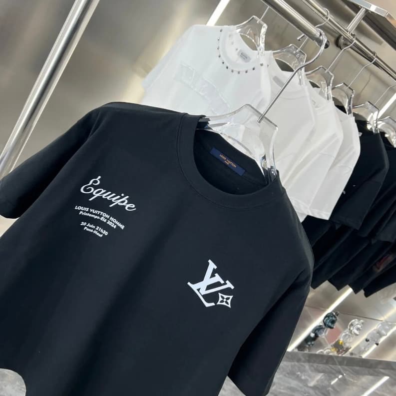 T-shirt imprimé classique et minimaliste