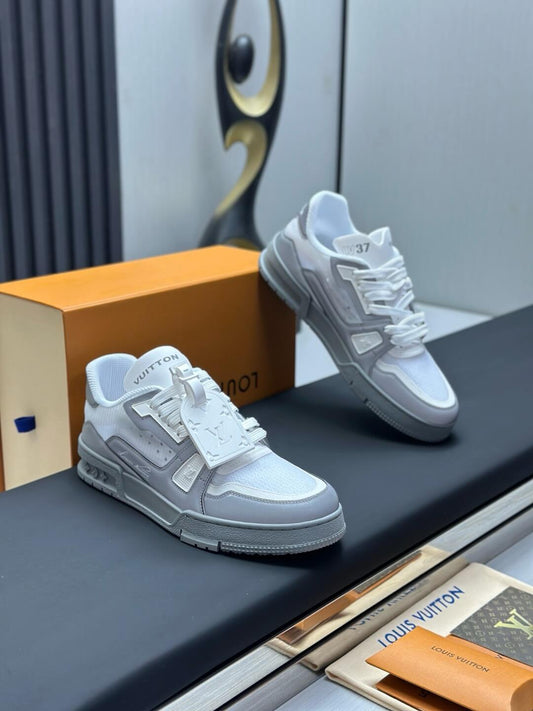 Trendy Cement Gray Sneaker