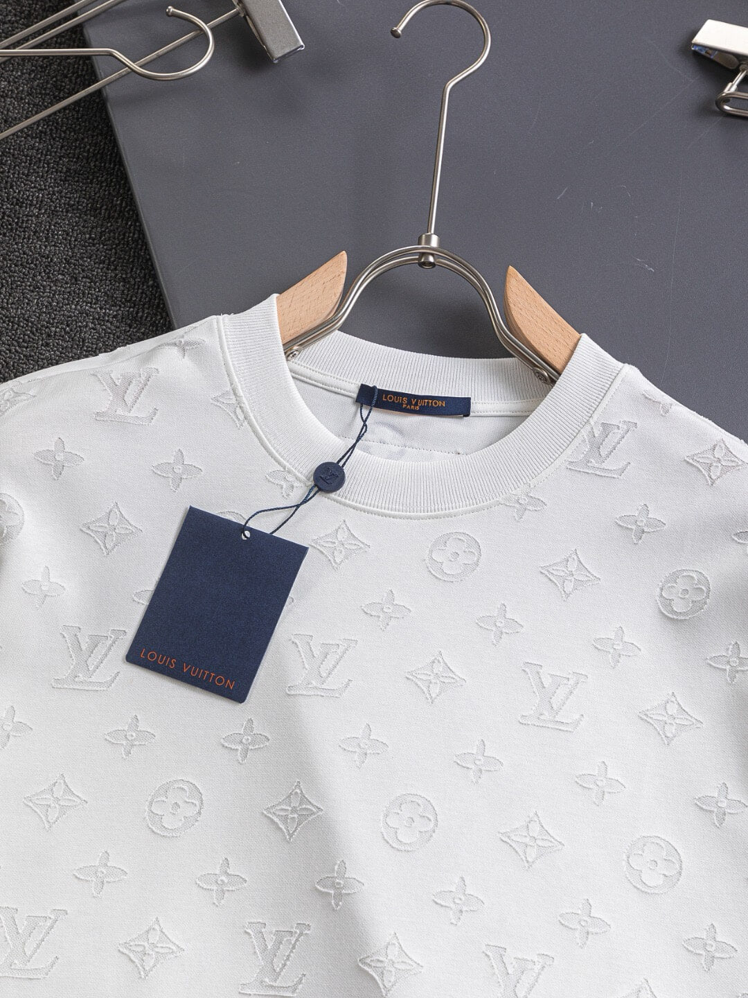 T-shirt imprimé multicolore sur tout le corps
