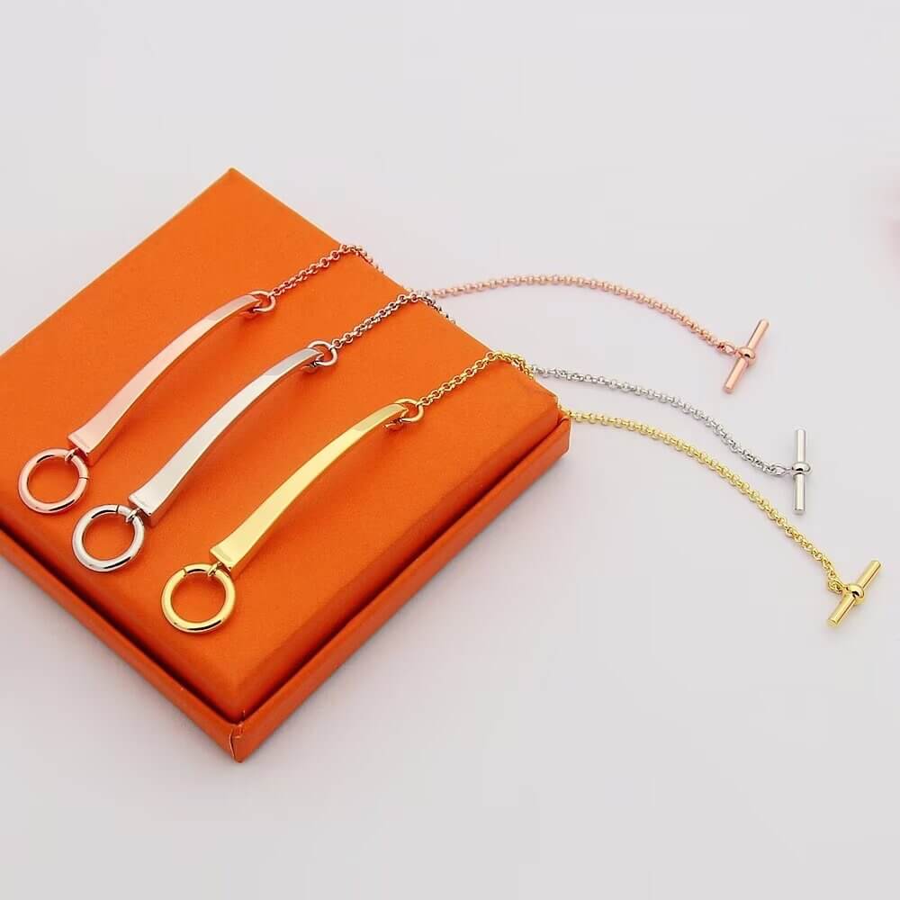 Classic Minimalist Clasp Bracelet
