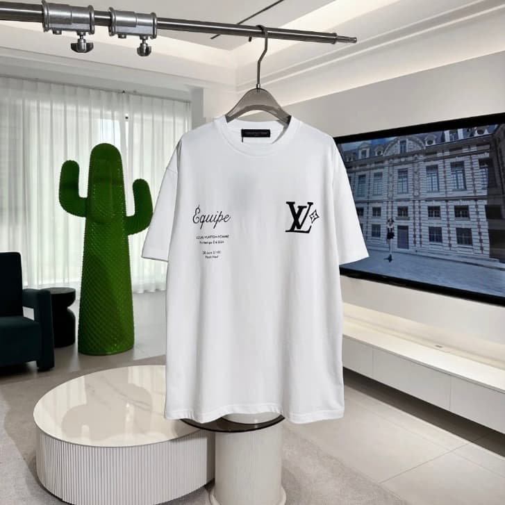 T-shirt imprimé classique et minimaliste