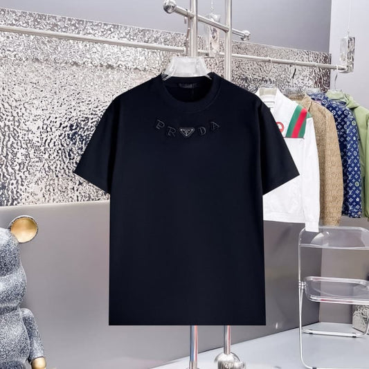 T-shirt classique avec logo triangulaire et broderie