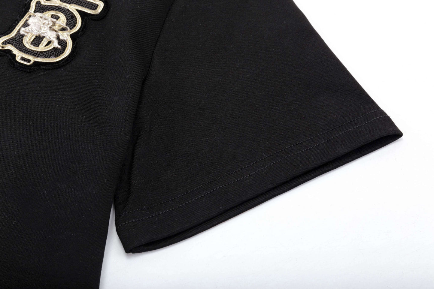 T-shirt à motif de broderie classique