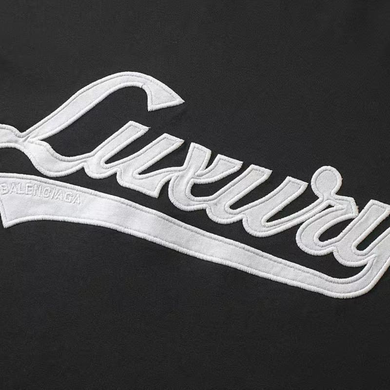 Appliqué Distressed Vintage T-Shirt