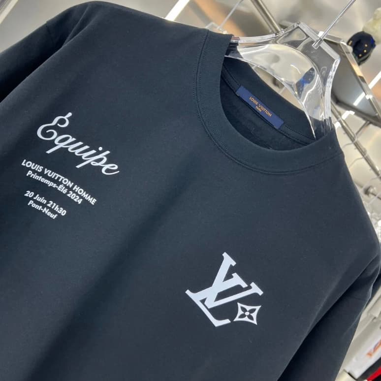 T-shirt imprimé classique et minimaliste