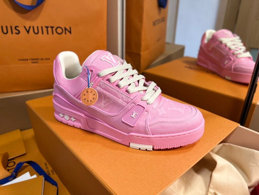 Classic Design Pink Sneaker