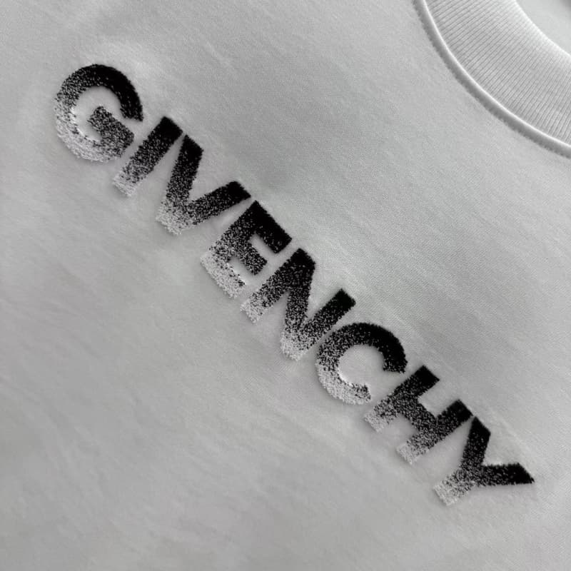 2025 New Gradient Brush Embroidery T-Shirt