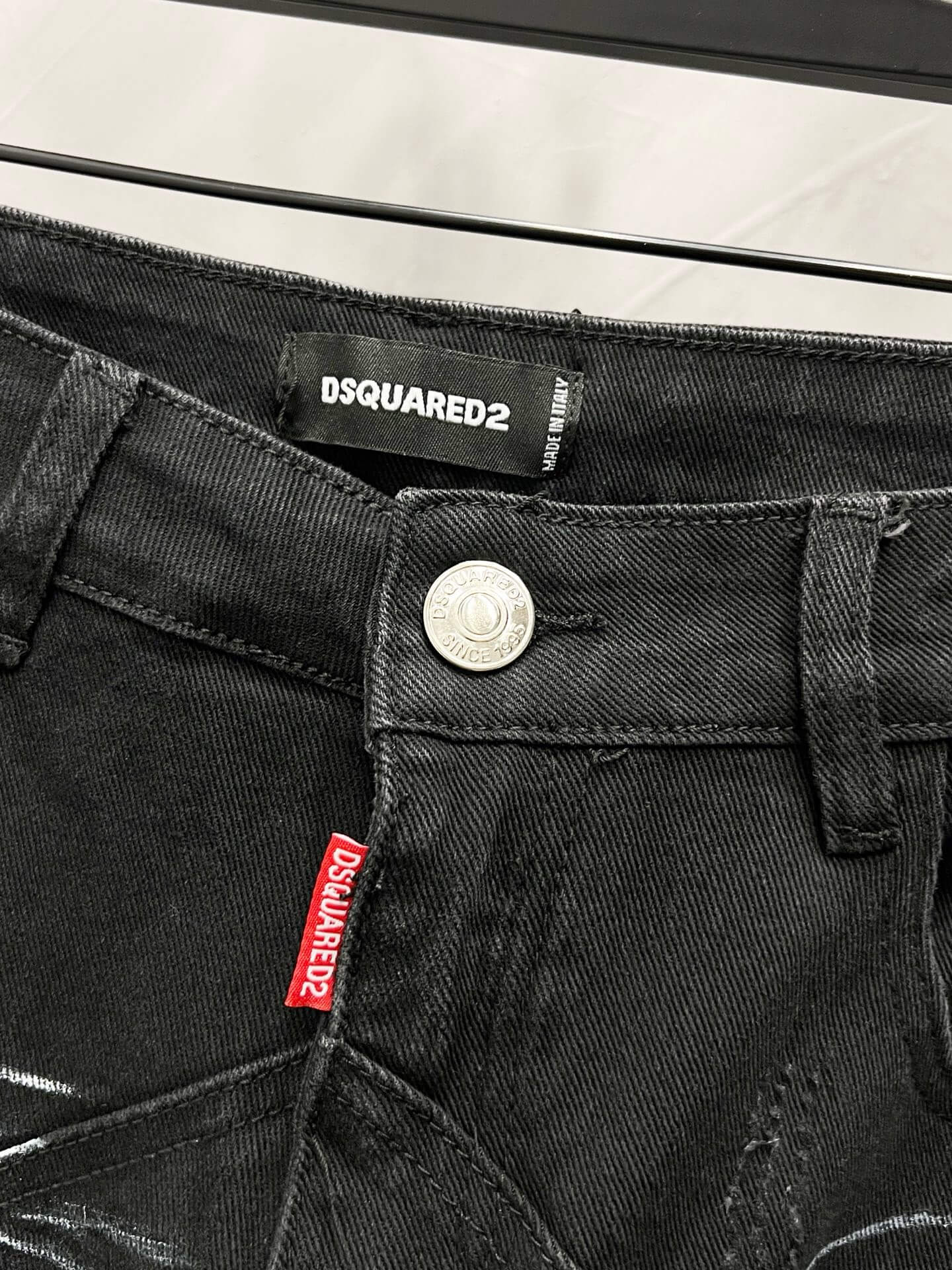 Straight-Leg Jeans with Star Design