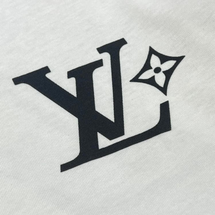 T-shirt imprimé classique et minimaliste