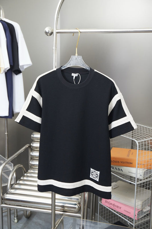 T-Shirt mit Streifen und Stickereien