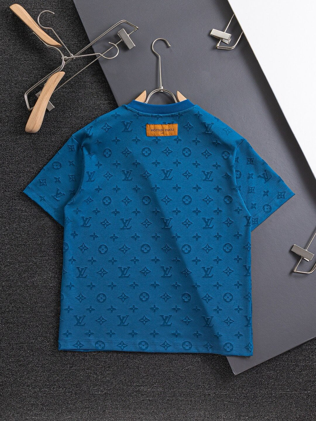 T-shirt imprimé multicolore sur tout le corps