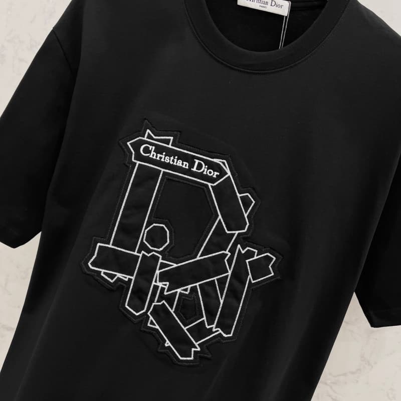 2025 New Embroidered Patch T-shirt