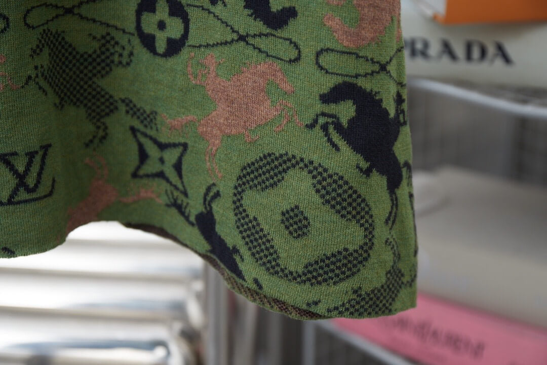 Grünes Camouflage-T-Shirt