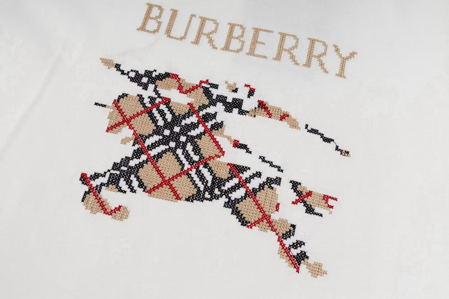 T-shirt with warhorse embroidery