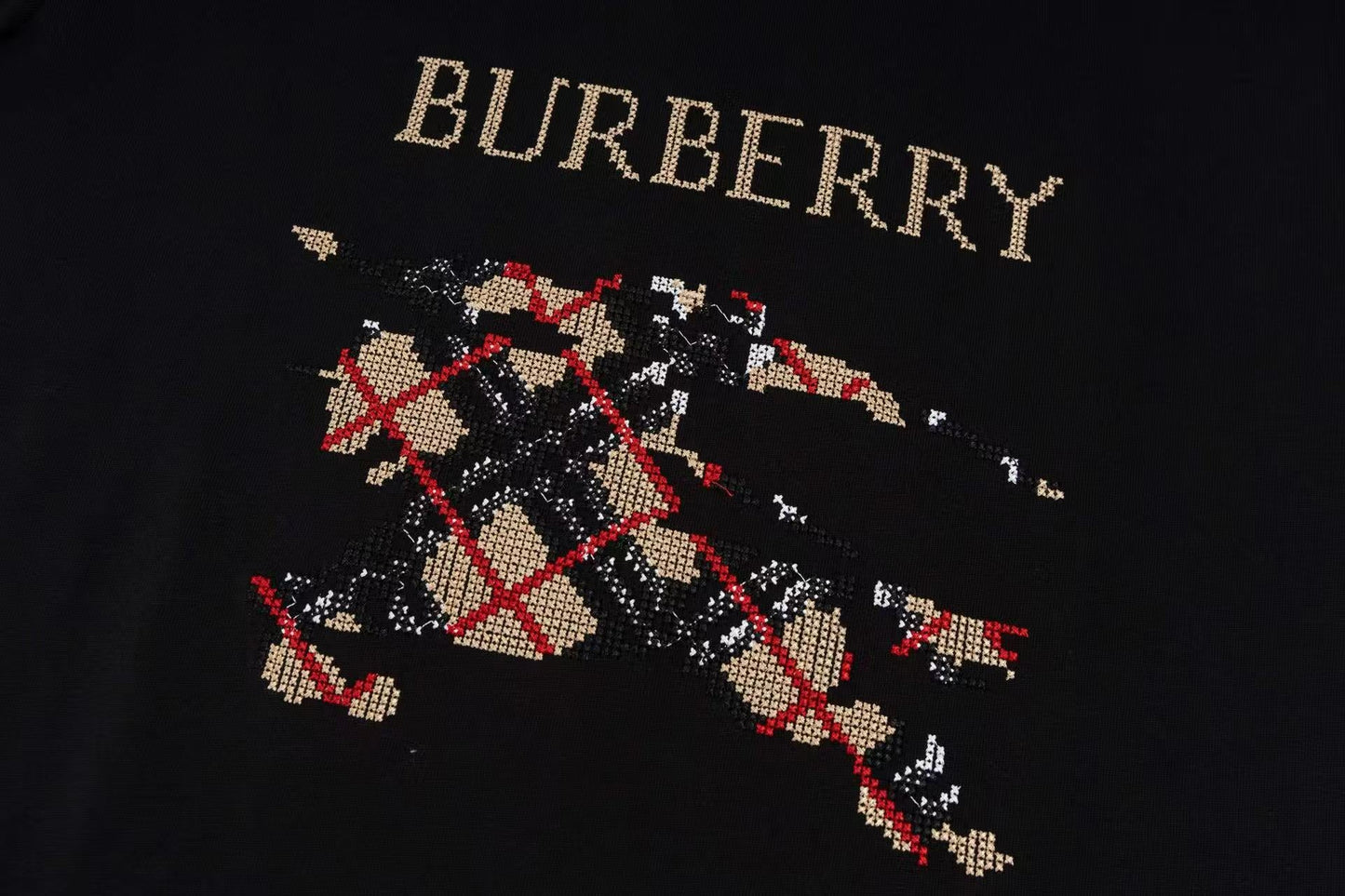 T-shirt with warhorse embroidery