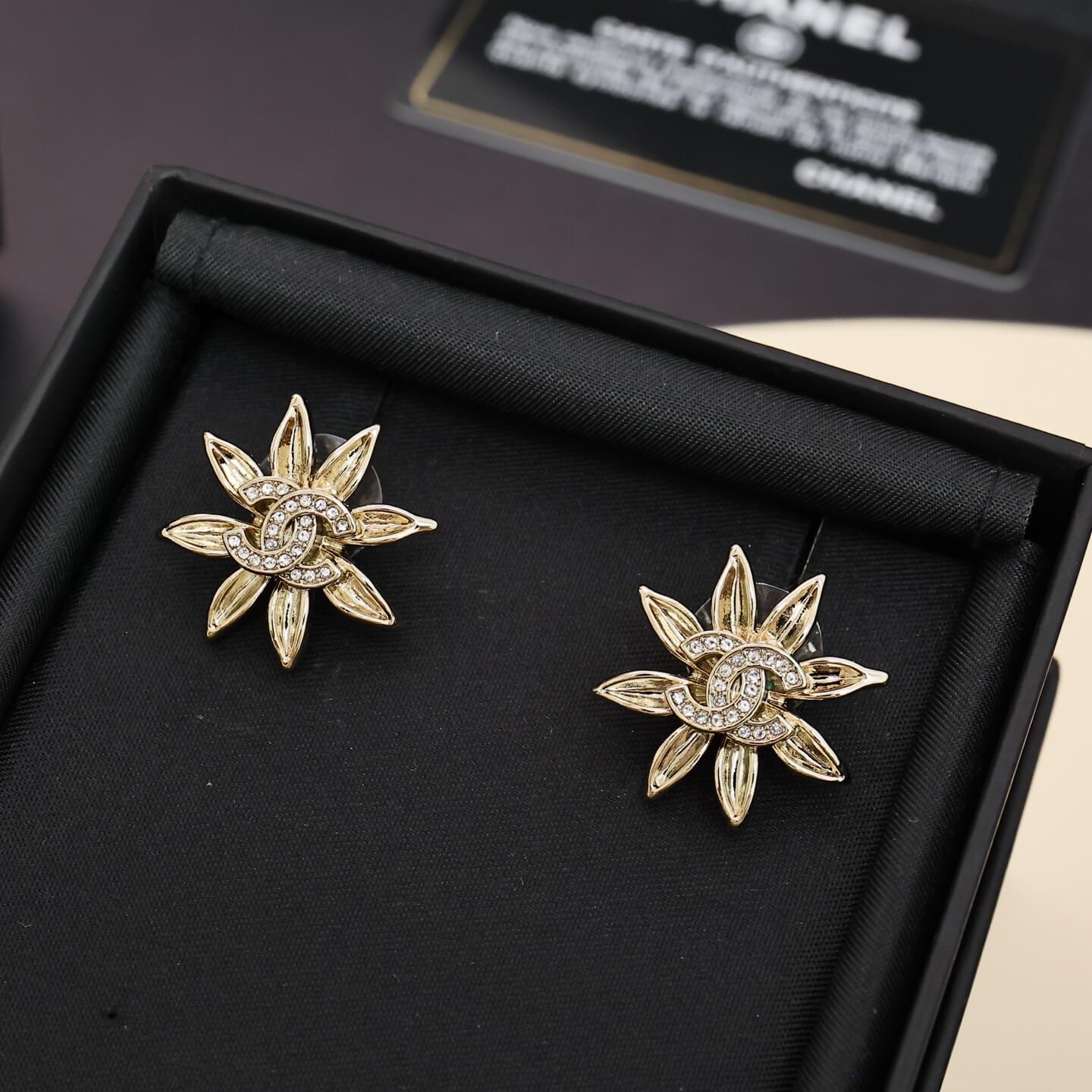 Sunflower Full-Pavé Stud Earrings